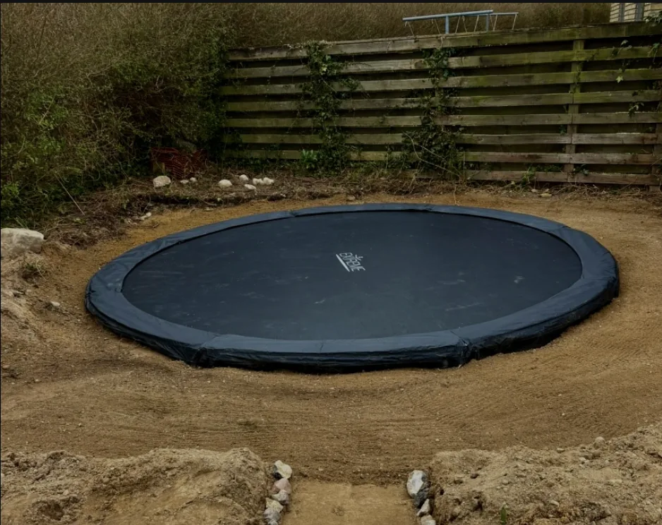 Trampolin nedgravning